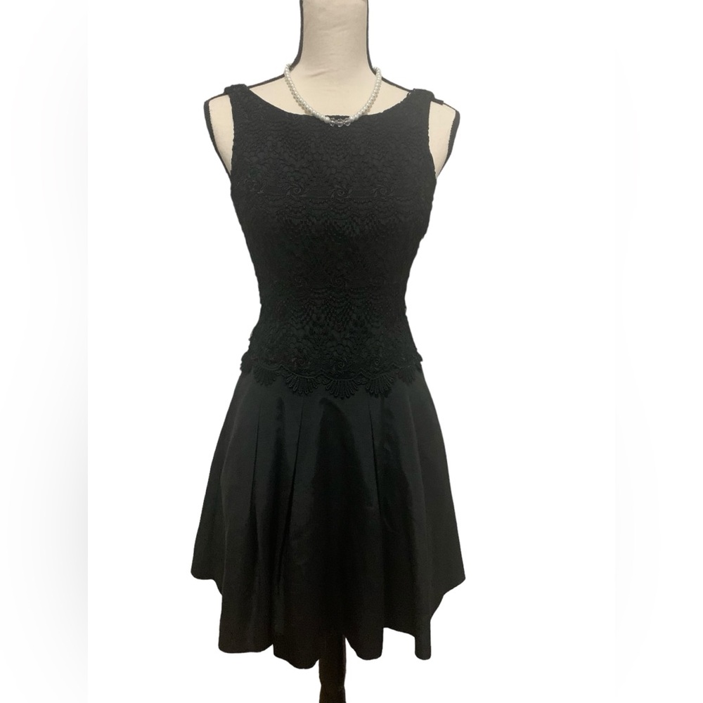 White House black market sleeveless cocktail dress sz00